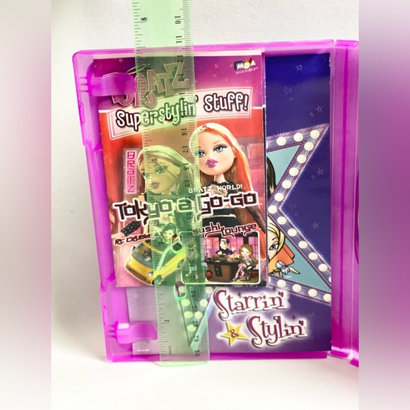 2004 Bratz Starrin’ & Stylin’ DVD Movie - Picture 8 of 9